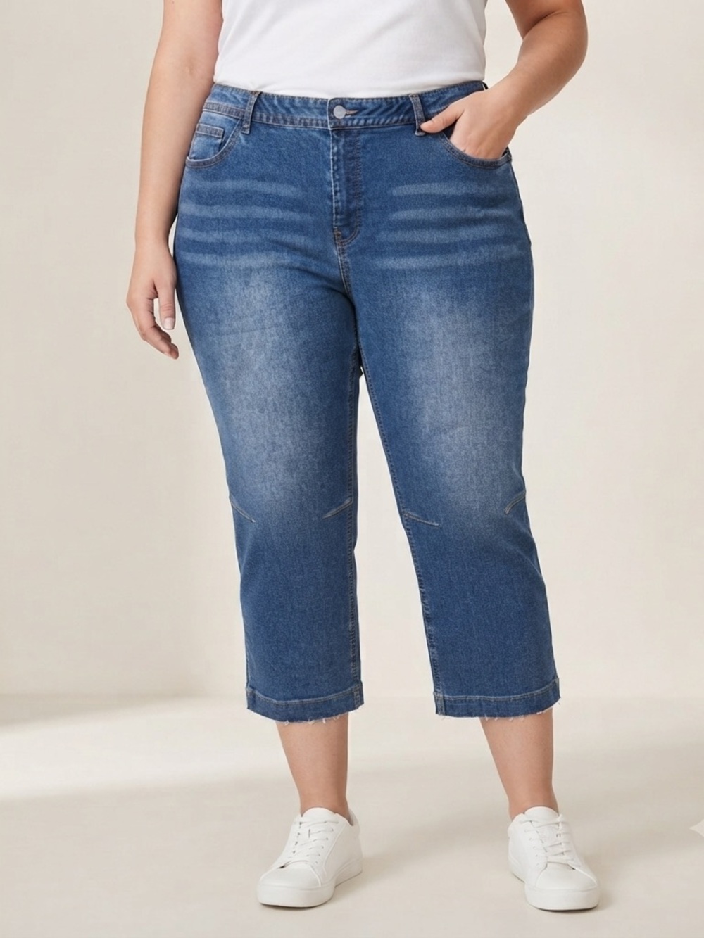 Flamingals NWT 3XL Medium Wash Cropped Stretch Jeans. 38 X 26